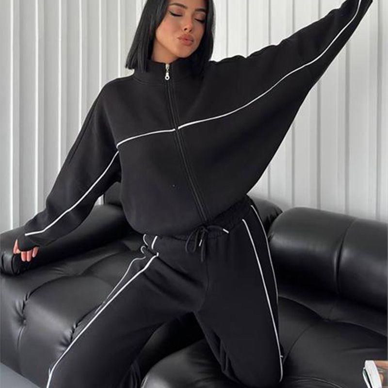Zip up women tracksuit 