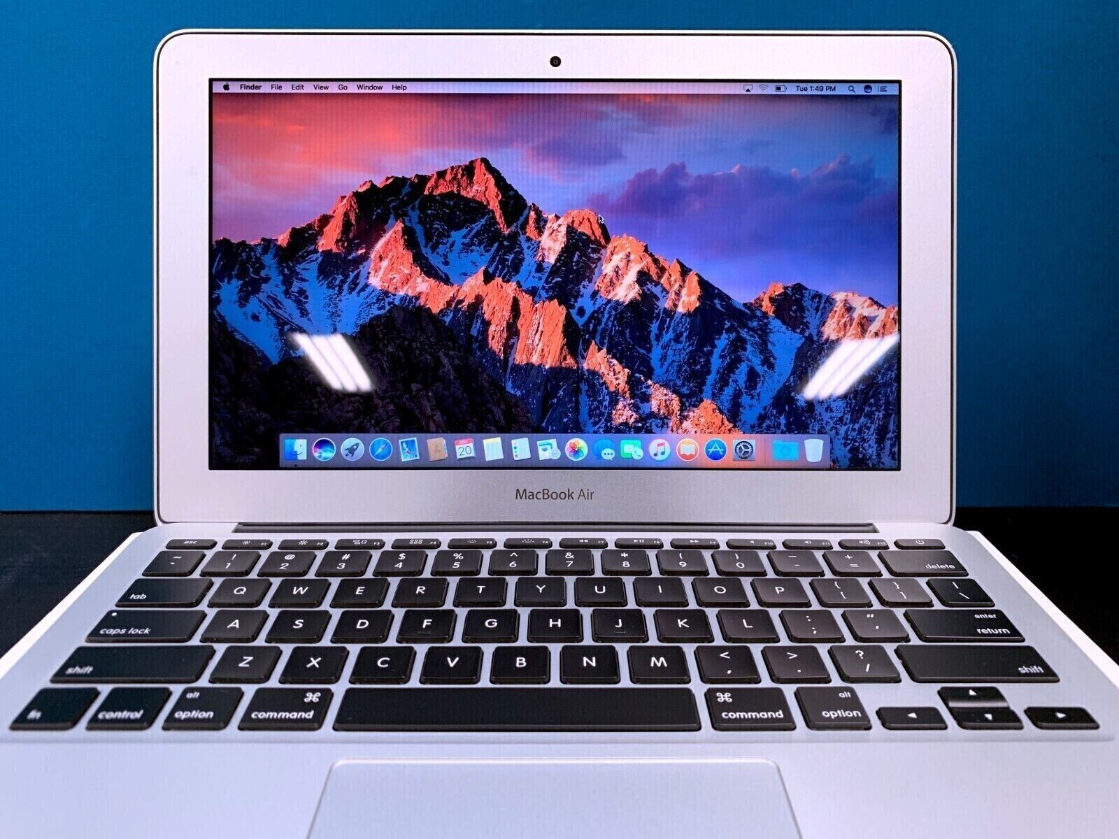 MACBOOK AIR LAPTOP 11
