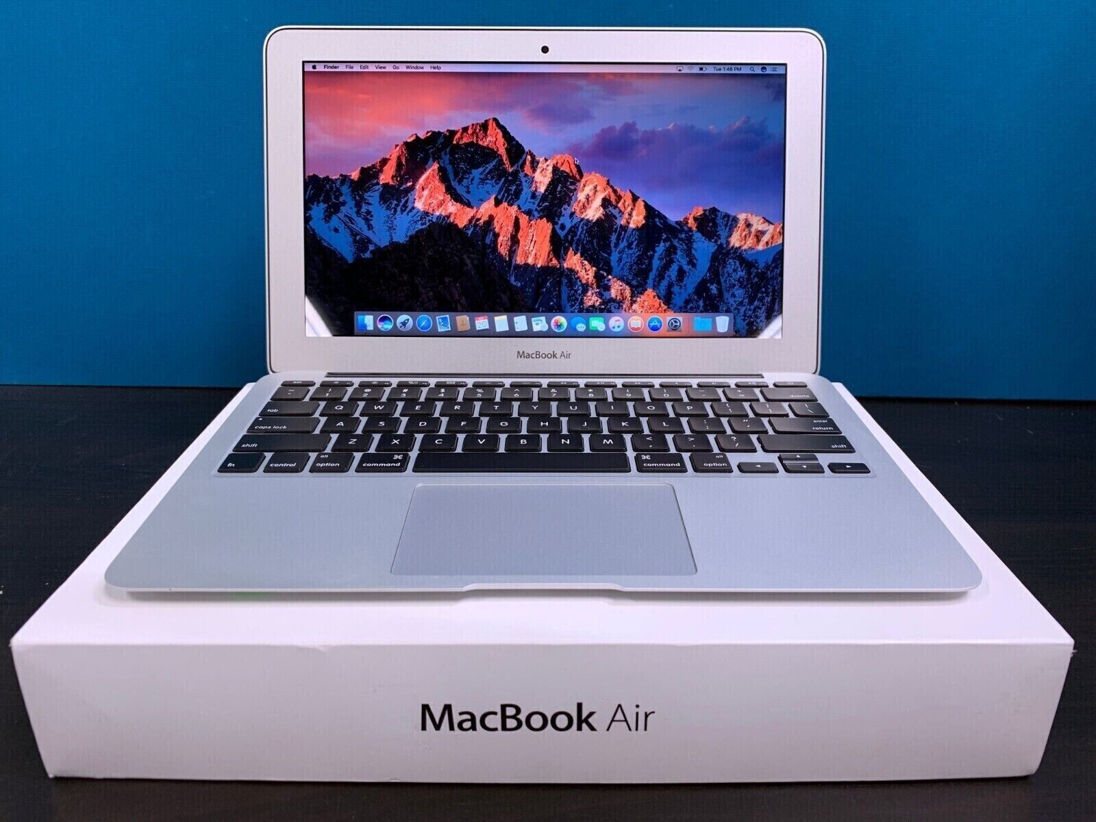 MACBOOK AIR LAPTOP 11